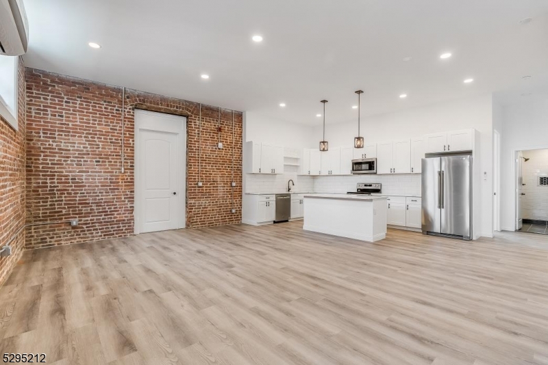 7 Moran Street B Property Photo 1