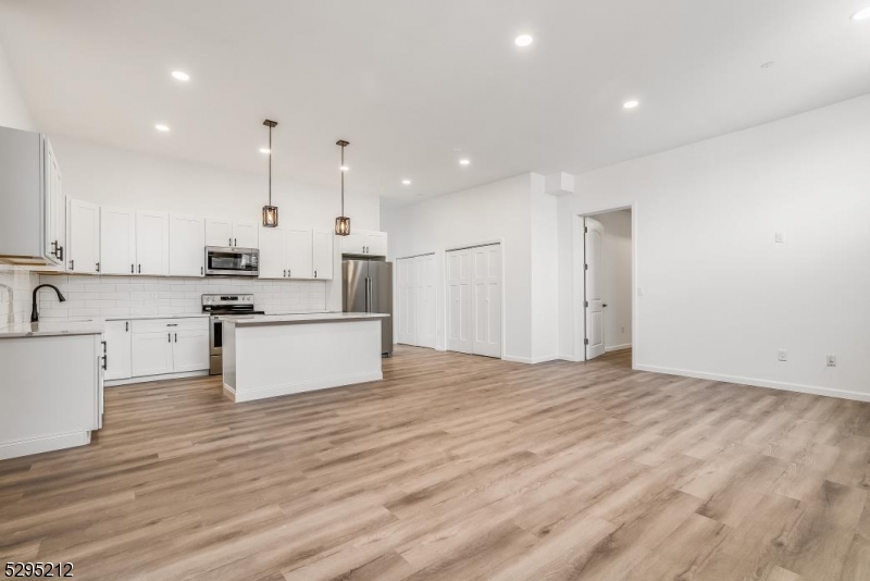 7 Moran Street B Property Photo 2