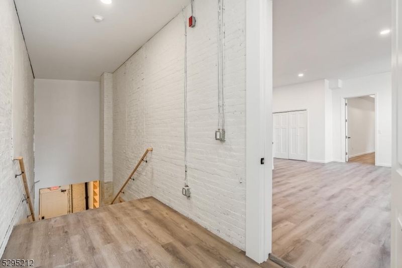 7 Moran Street B Property Photo 9