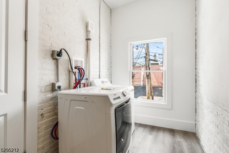 7 Moran Street B Property Photo 10