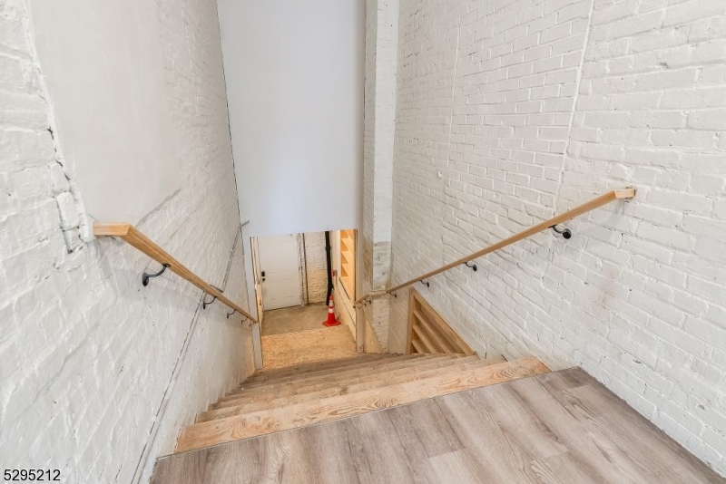 7 Moran Street B Property Photo 11