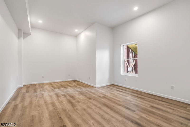 7 Moran Street B Property Photo 14