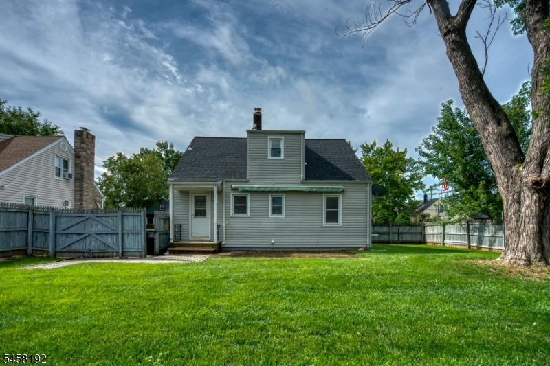 25 Monroe St Property Photo 8