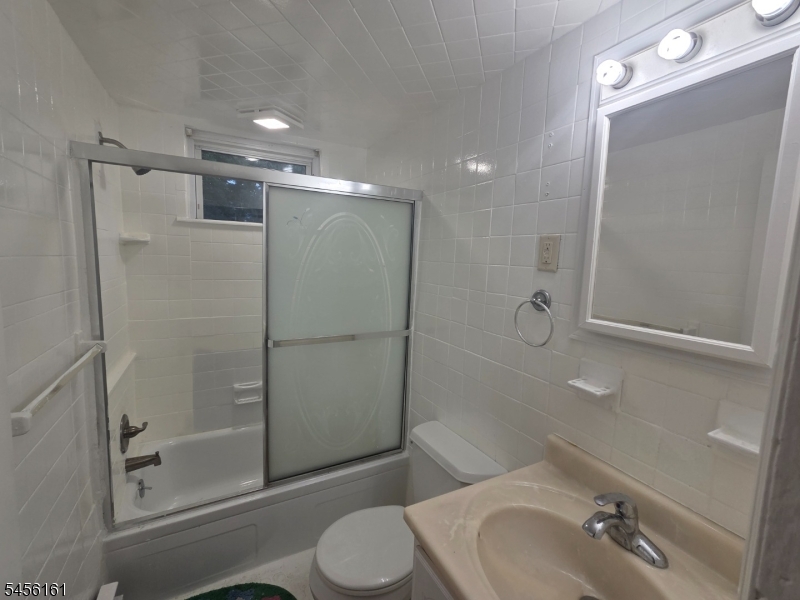 293 Burgess Pl Property Photo 2