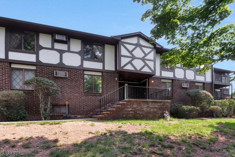 76 Farm Rd O Property Photo 1