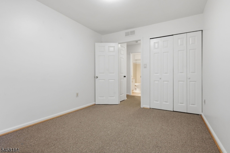 2704 Commons At Kingswood Dr 2704 Property Photo 11