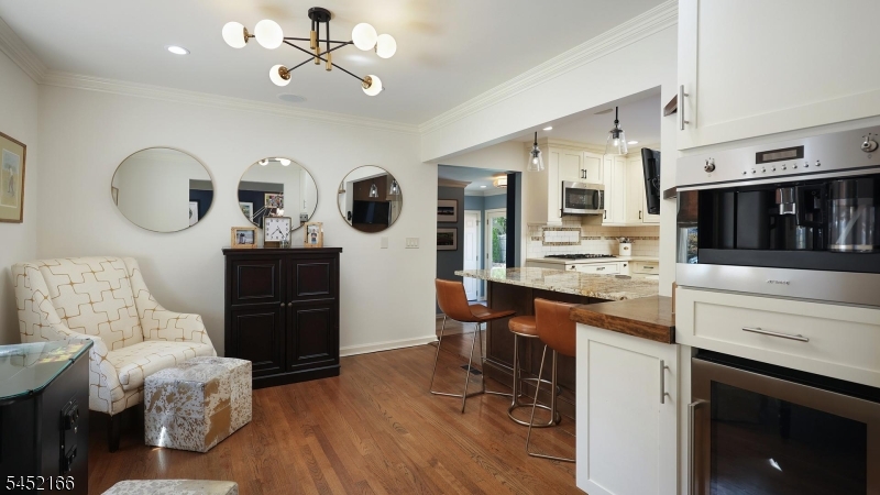 97 Kempshall Terrace Property Photo 7