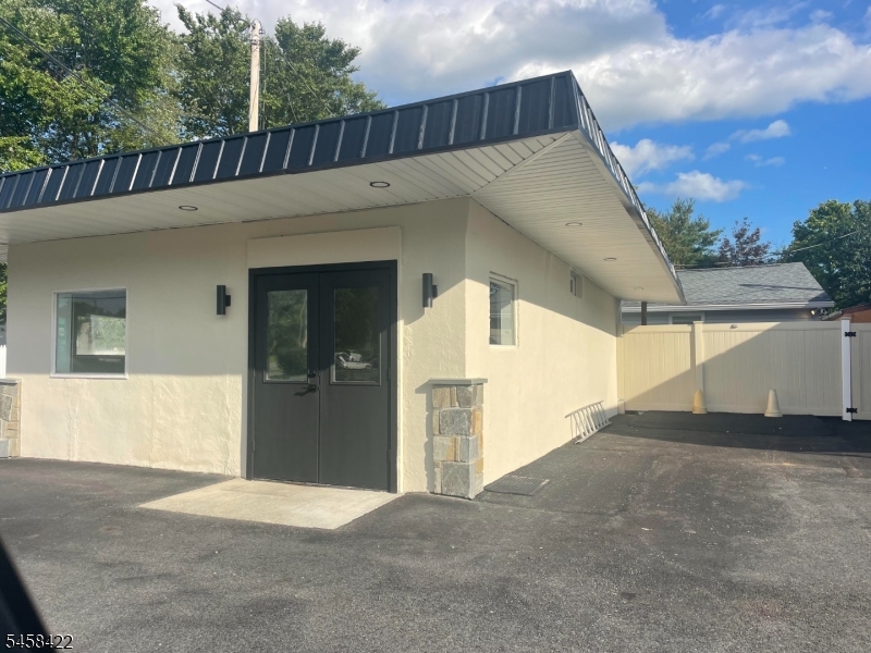 296 Us Highway 46 Property Photo 3