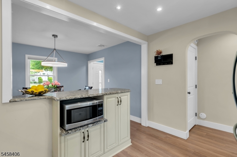 478 Whitewood Rd Property Photo 19