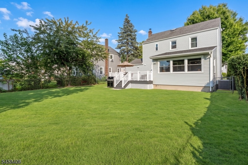 478 Whitewood Rd Property Photo 33