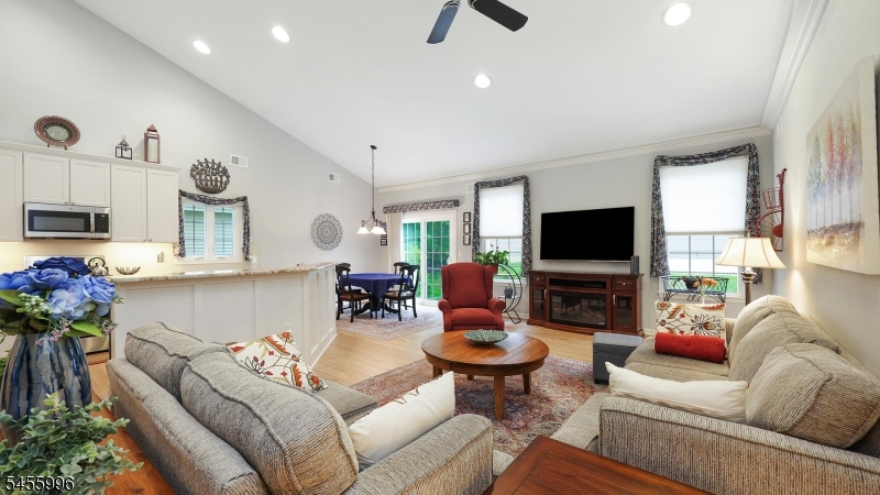 5 Constitution Way Property Photo 14