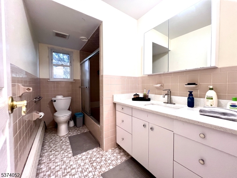 421 Bloomfield Ave A1 Property Photo 11