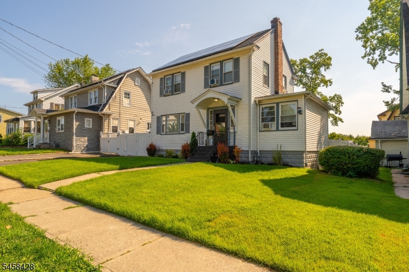 331 Thompson Avenue Property Photo 1