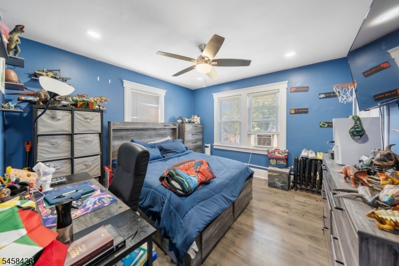 331 Thompson Avenue Property Photo 15