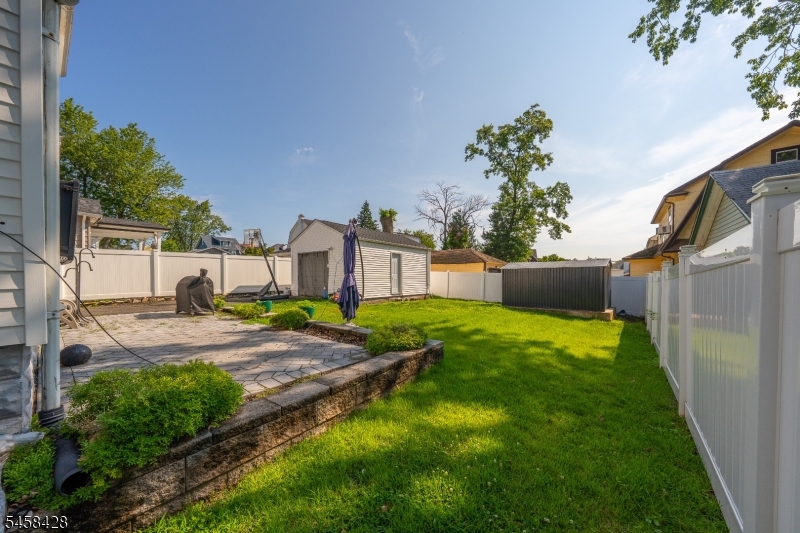 331 Thompson Avenue Property Photo 19