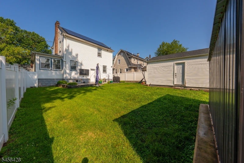 331 Thompson Avenue Property Photo 20