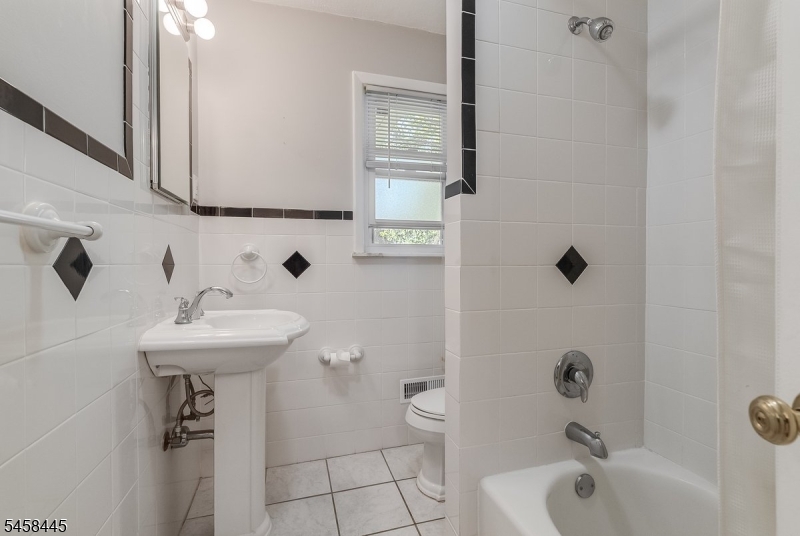 20 Manger Rd Property Photo 10