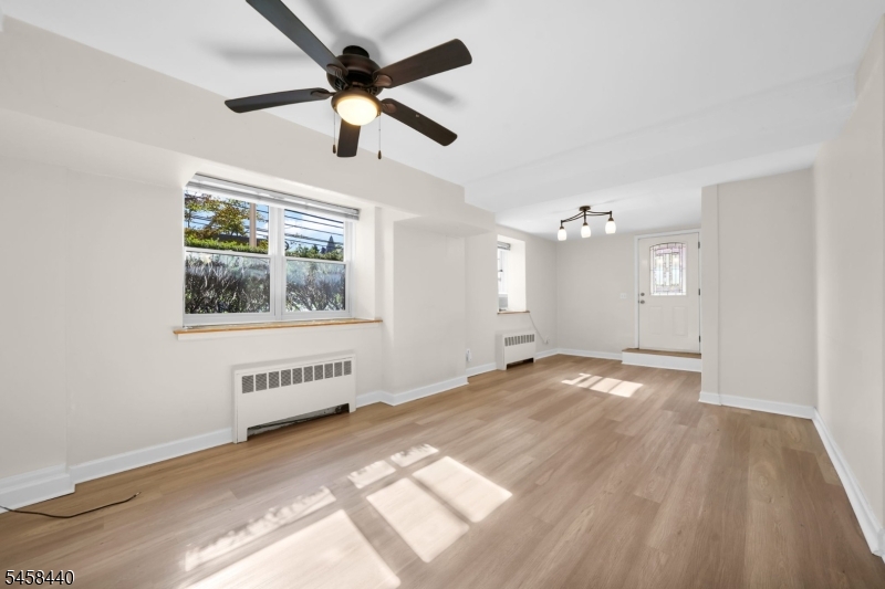 130 Orient Way Cc Cc Property Photo 3