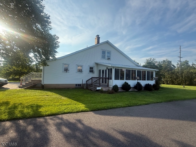 132 Hillsborough Rd Property Photo 3
