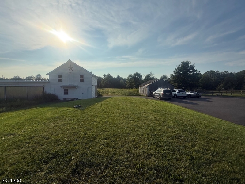 132 Hillsborough Rd Property Photo 9