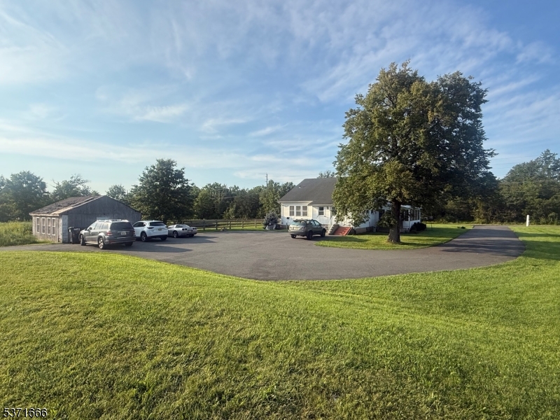 132 Hillsborough Rd Property Photo 10