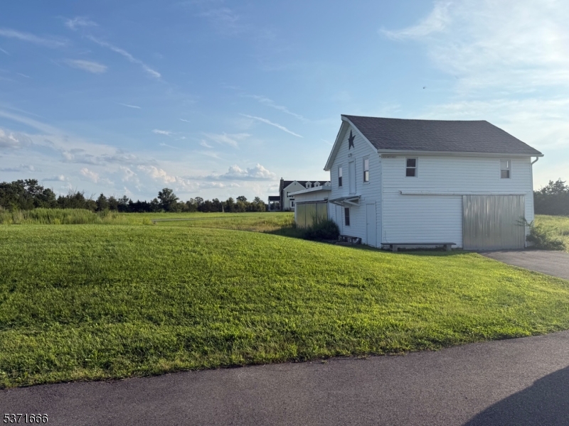 132 Hillsborough Rd Property Photo 13