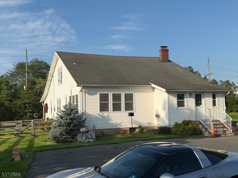 132 Hillsborough Rd Property Photo 15