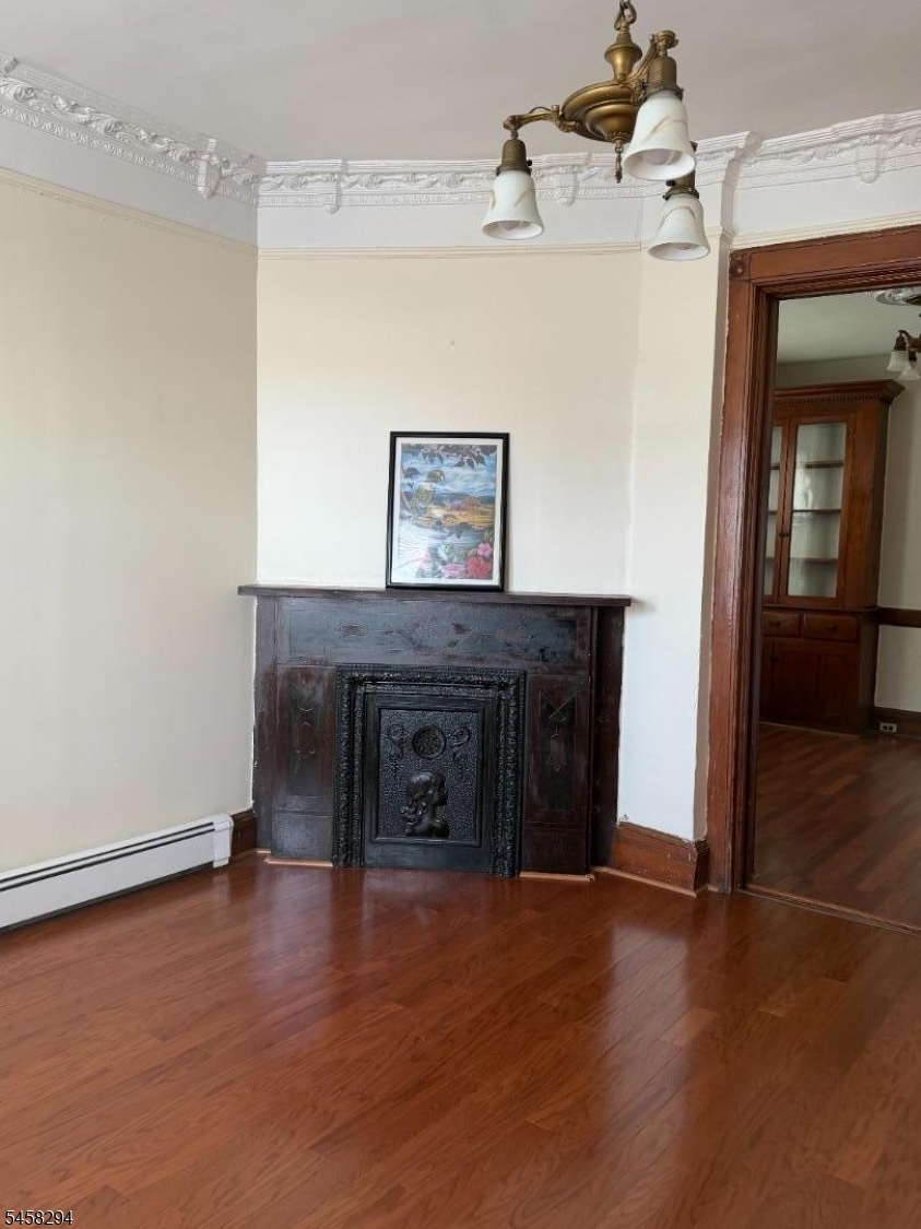 330 Bloomfield Ave 3 Property Photo 2