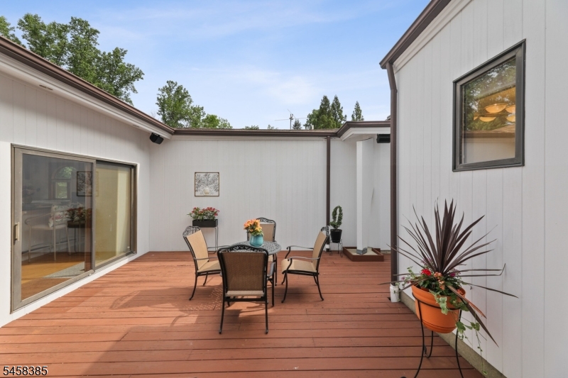 51 Hoagland Rd Property Photo 13