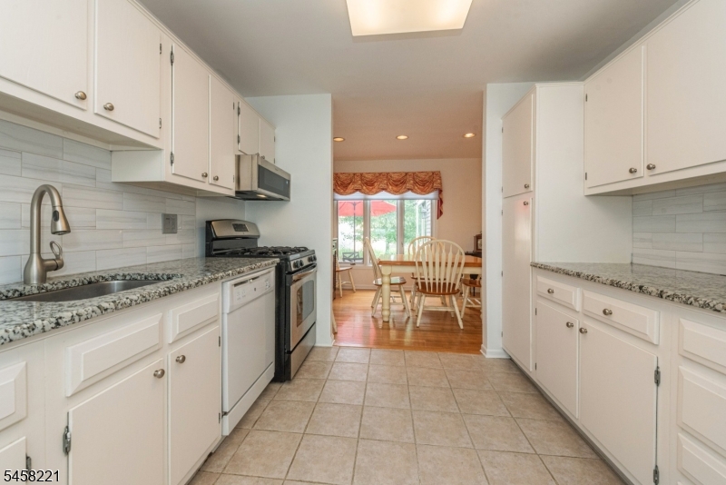 45 Stonegate Dr Property Photo 8