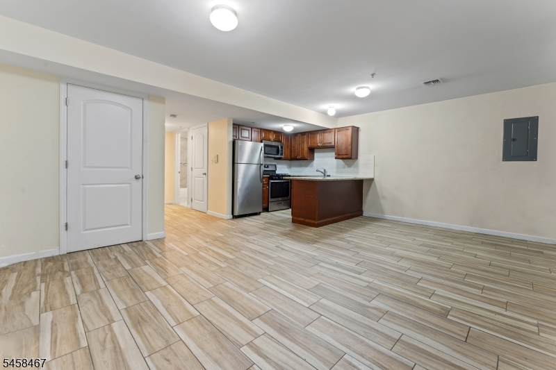 453 Washington St 1 Property Photo 1