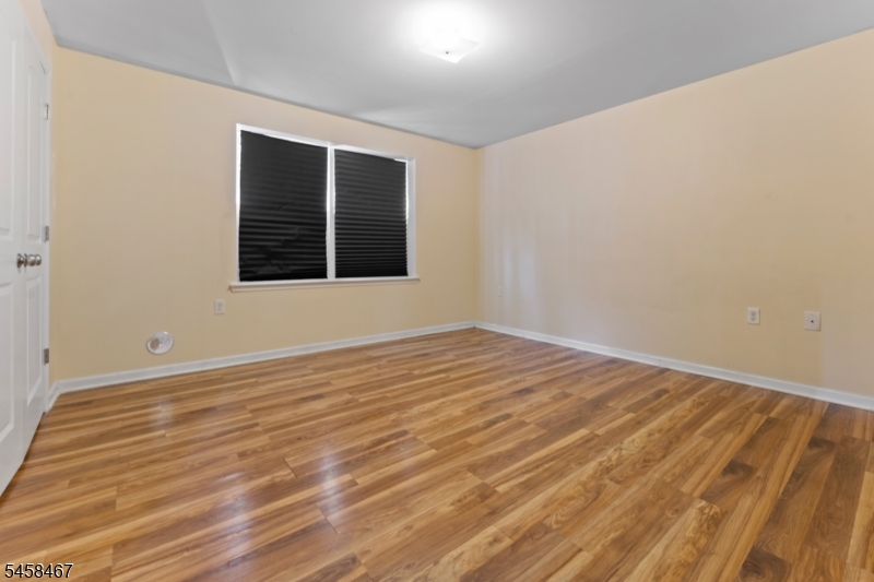 453 Washington St 1 Property Photo 4