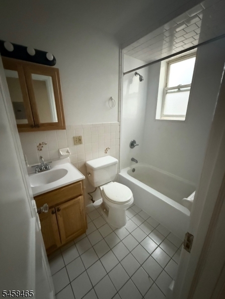 203 Davis Ave 8 Property Photo 4