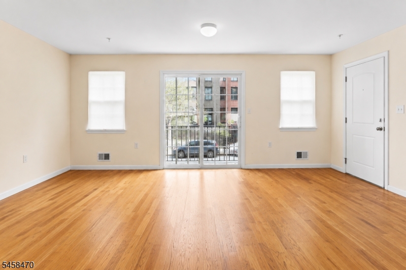 453 Washington St 2 Property Photo 1