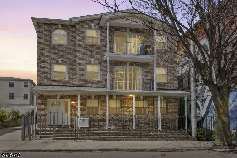 453 Washington St 2 Property Photo 11