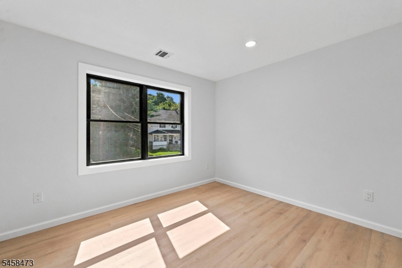 139 Main St Property Photo 27