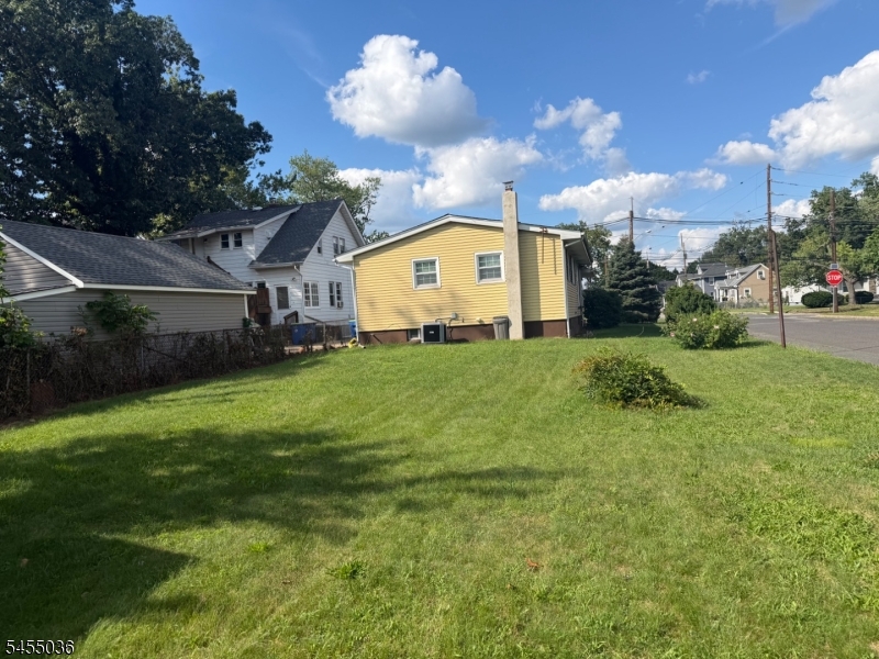 96 Southside Ave Property Photo 3