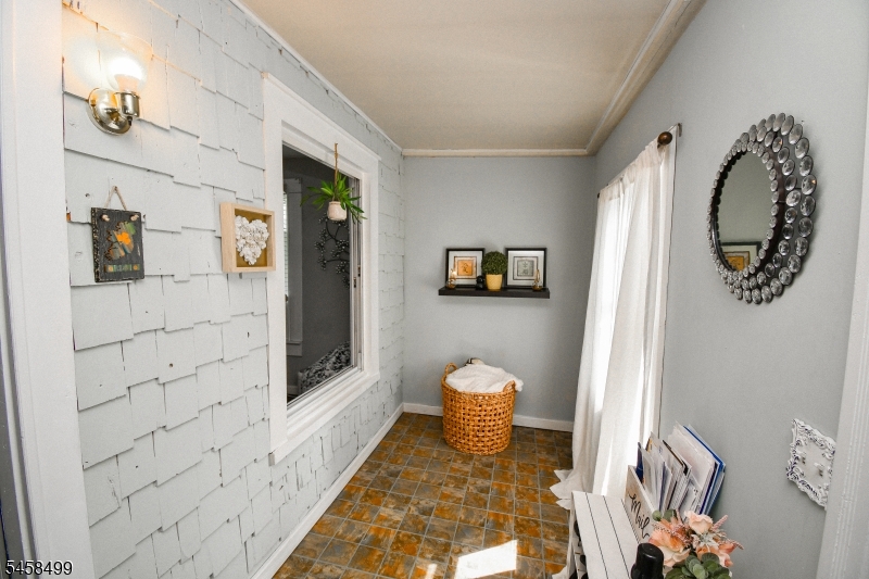109 Osborn St Property Photo 10