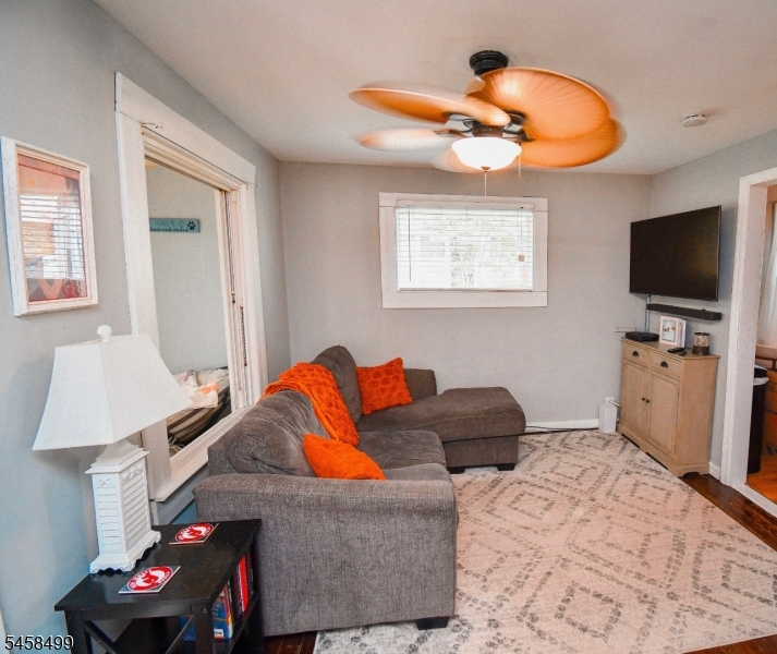 109 Osborn St Property Photo 11