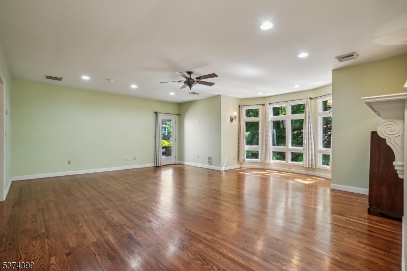 120 Silver Spring Rd Property Photo 17