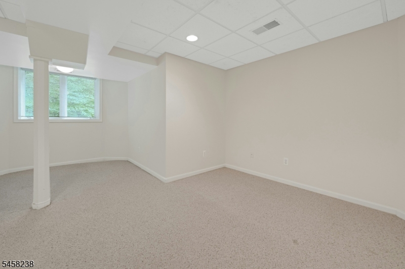 36 Robinhood Dr Property Photo 30