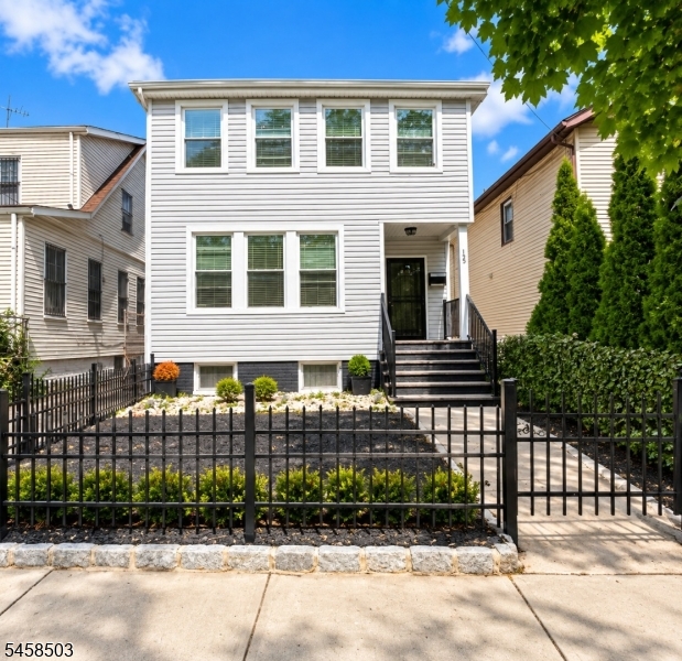 155 Weequahic Ave Property Photo 1