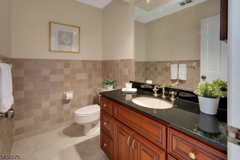 232 Longwood Ave Property Photo 10