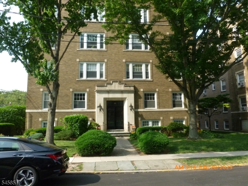 55 Park Ave 42 Property Photo 1