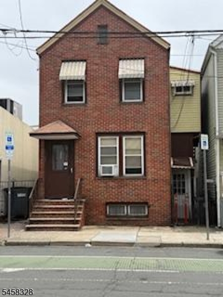 340 Adams Street Property Photo 1