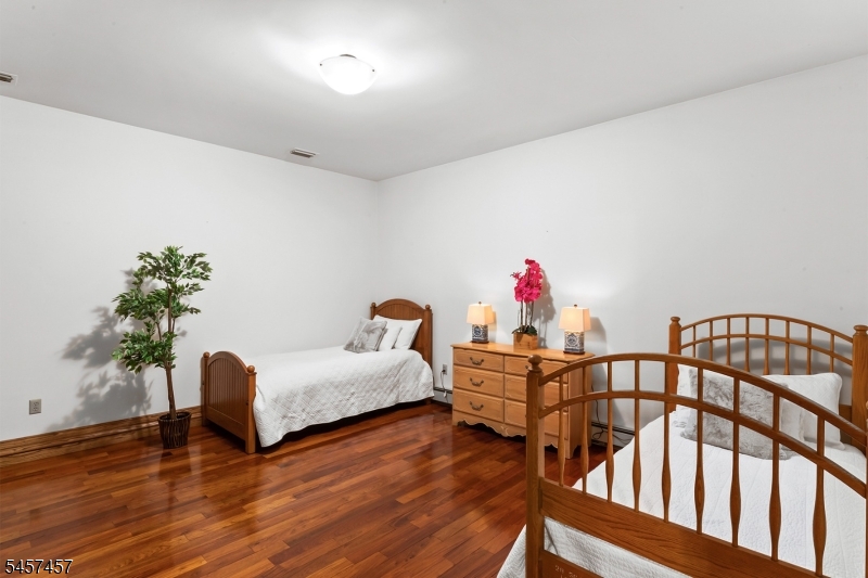 1 Hillview Drive Property Photo 36