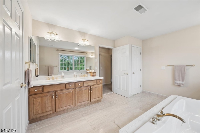 24 Benedict Cres Property Photo 21