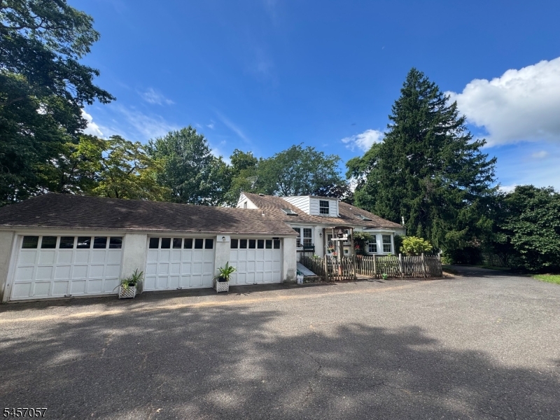 5 Oakura Ln Property Photo 1