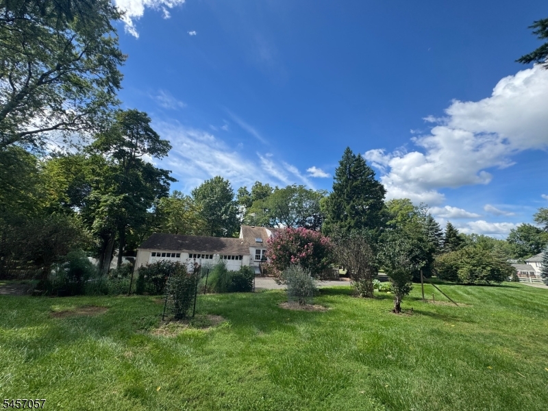 5 Oakura Ln Property Photo 3