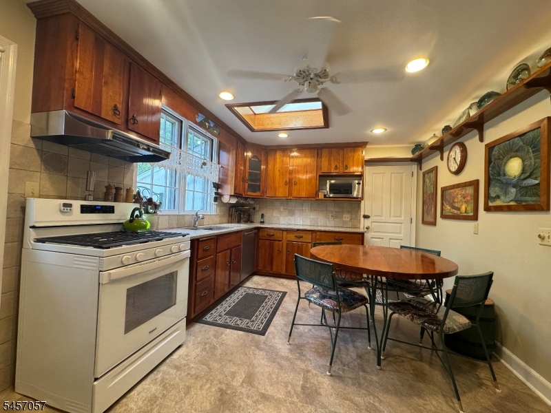 5 Oakura Ln Property Photo 18